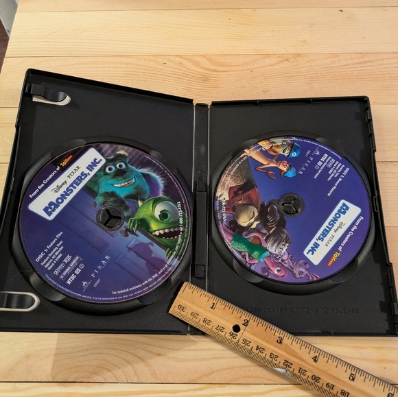 Monsters, Inc. Collector's Edition DVD Pre-owned - Picture 4 of 7